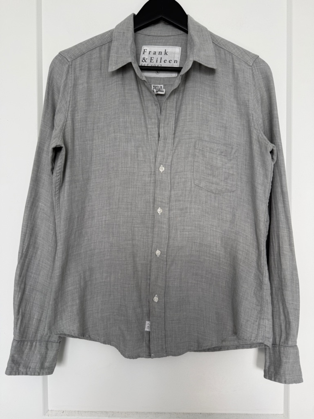 Frank & Eileen Barry Lightweight Gray Button-Up Shirt - S